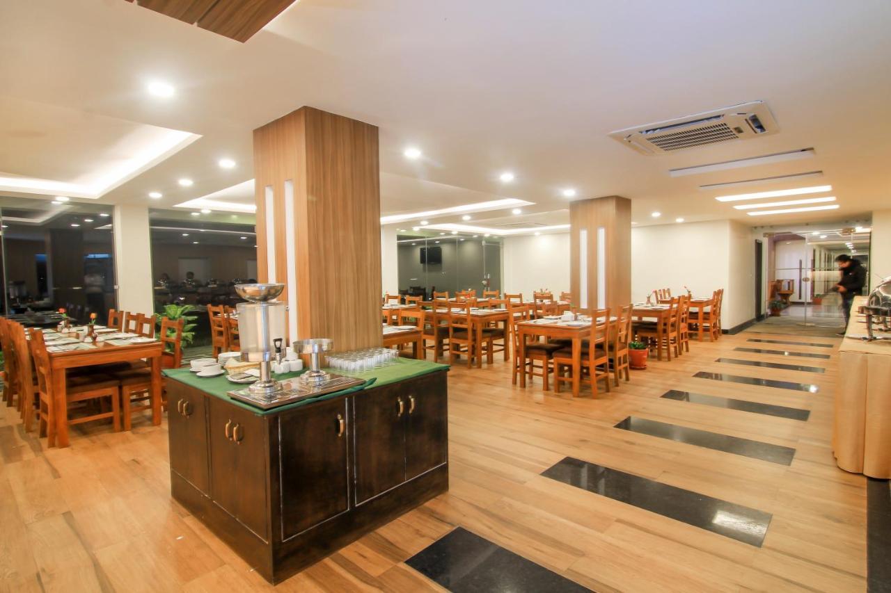 Park Safari Resort Sauraha Kültér fotó