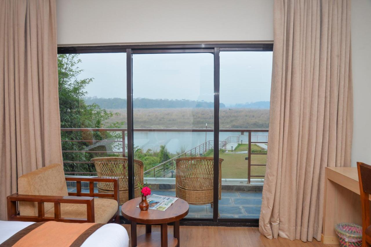 Park Safari Resort Sauraha Kültér fotó