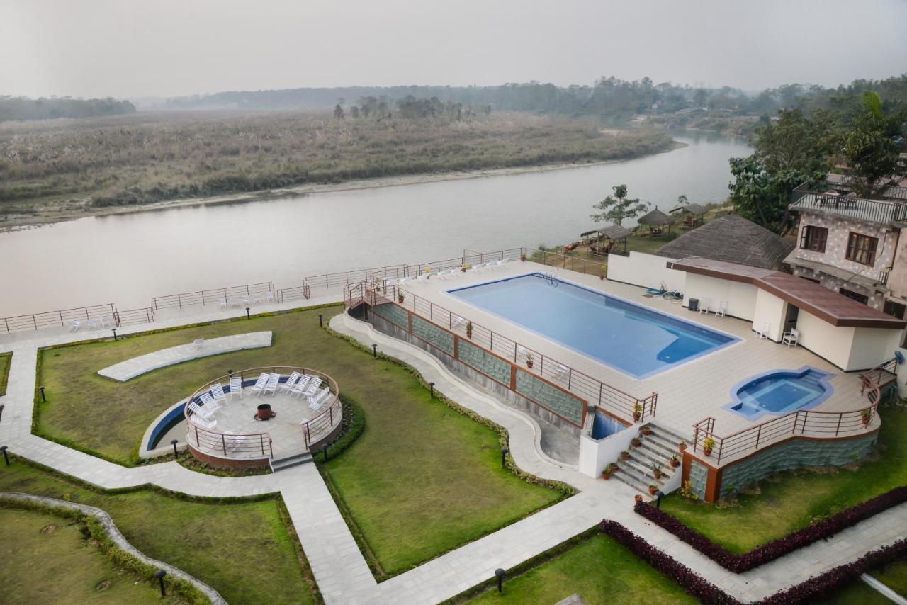 Park Safari Resort Sauraha Kültér fotó