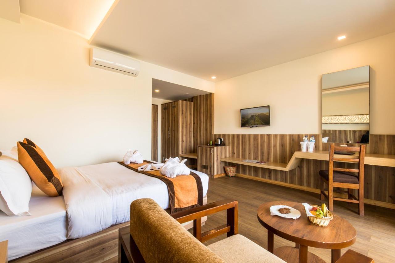 Park Safari Resort Sauraha Kültér fotó