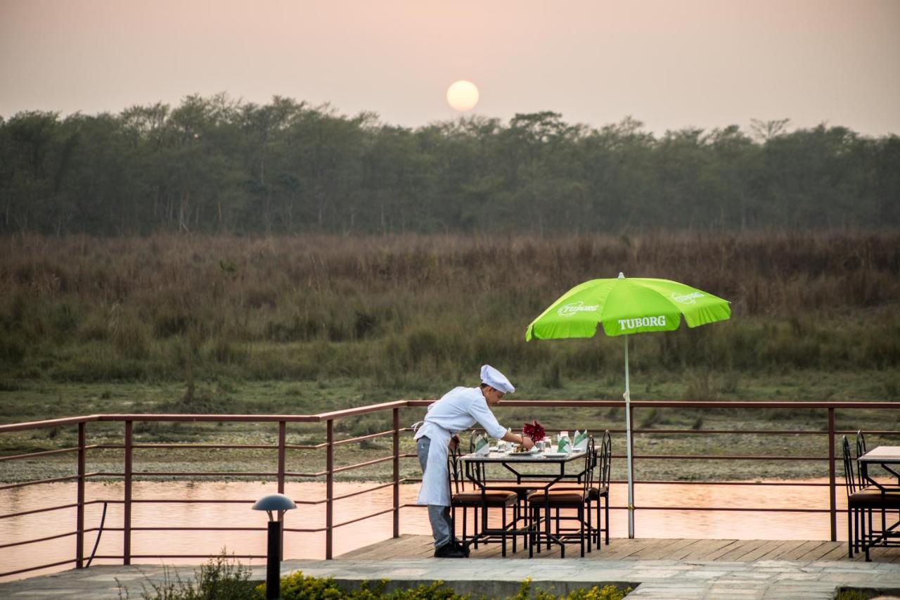Park Safari Resort Sauraha Kültér fotó